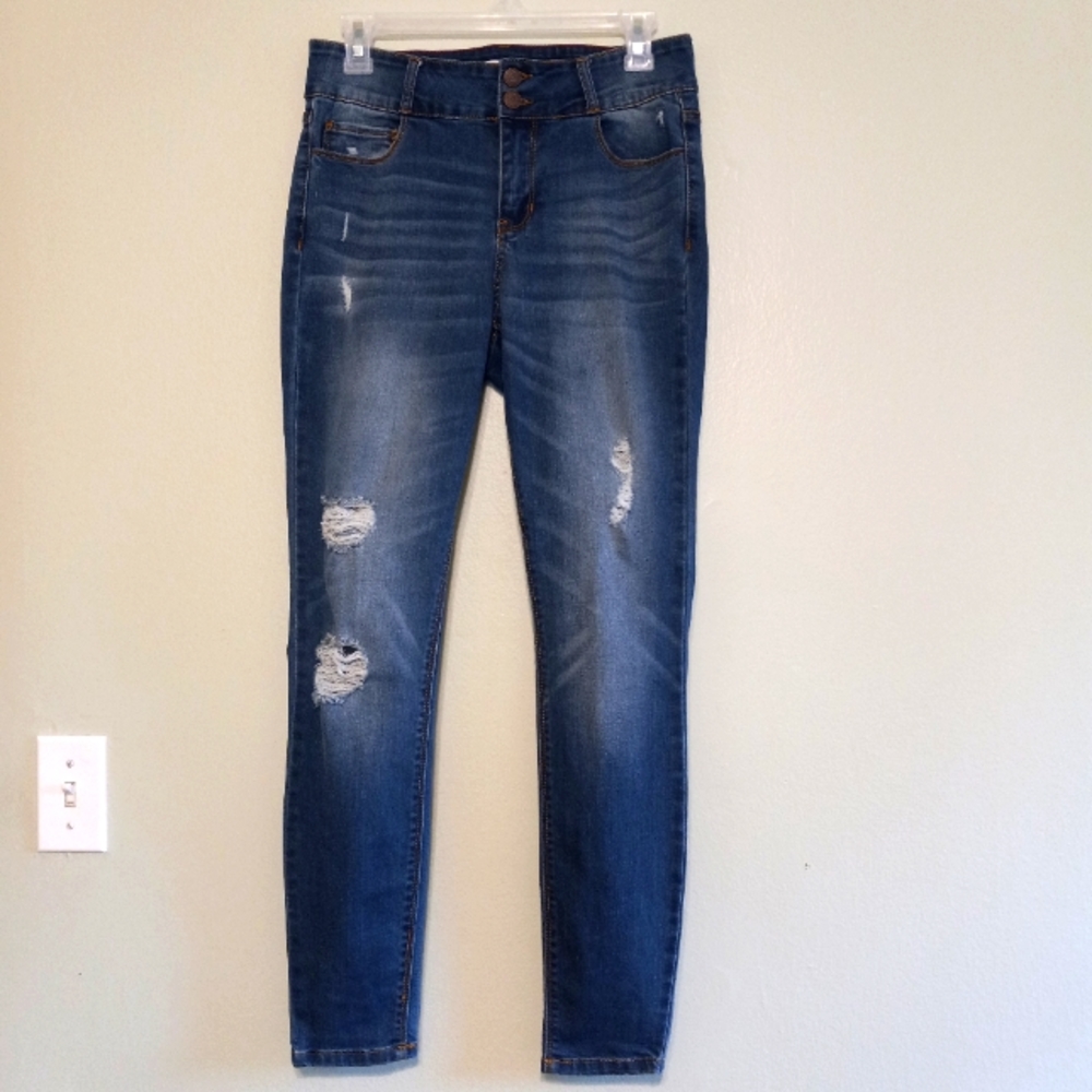 CELLO Size 7 Women’s Distressed Stretchy Skinny Jeans, Mid-Rise Ankle Skinny